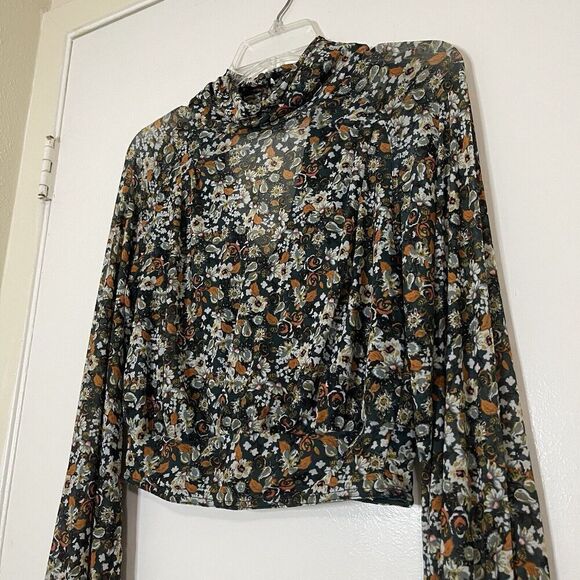 FREE PEOPLE GREEN FLORAL MULTI MESH CROPPED KEYHOLE BACK BLOUSE SIZE XS - Picture 9 of 9
